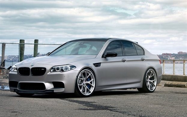 BMW M5 F10 価格