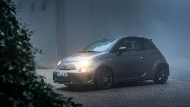 アバルト695 中古