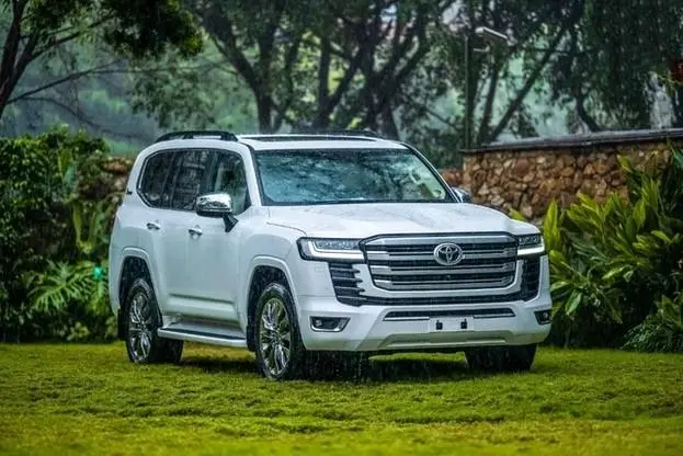 ランクル300 中古