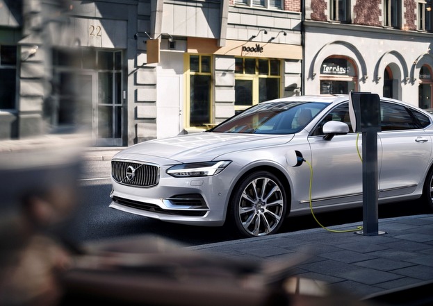 VOLVO S90 PHEV