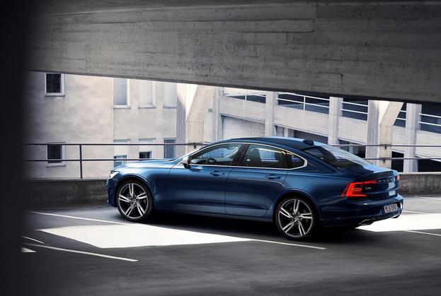 VOLVO S90 サイズ