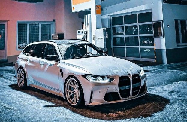 BMW M3 ツーリング 新古車