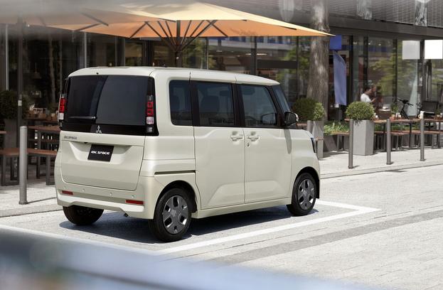 3代目 eKスペース 未使用車