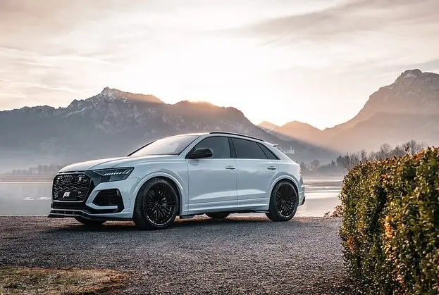 AUDI RS Q8 中古
