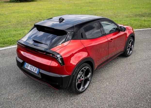 アルファロメオ ジュニア 未使用車