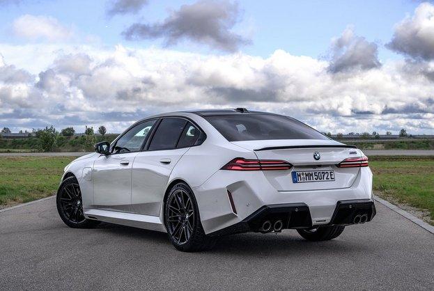 BMW M5 G90 維持費