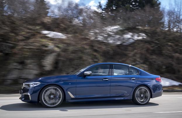 BMW M550i 燃費