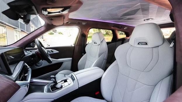 BMW XM 内装