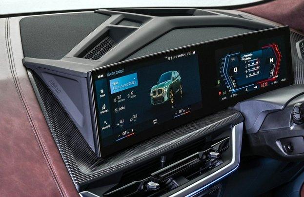 BMW XM 純正ナビ