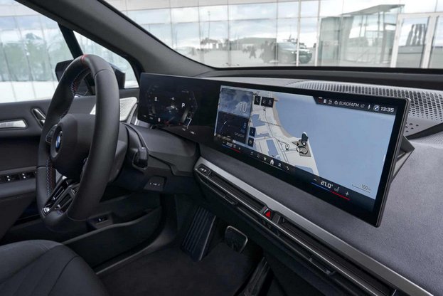 BMW iX 純正ナビ