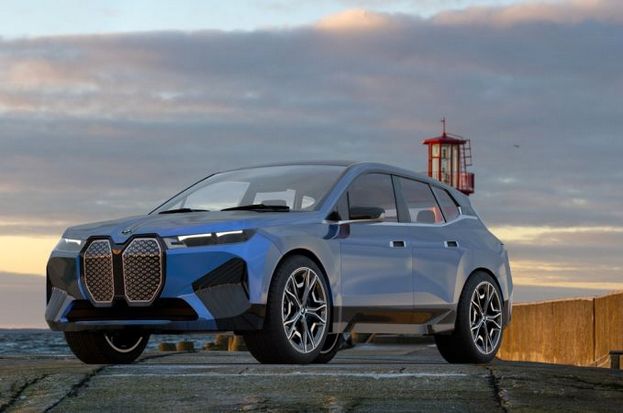 BMW iX 値段