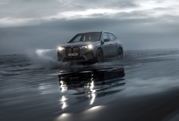 BMW iX サイズ
