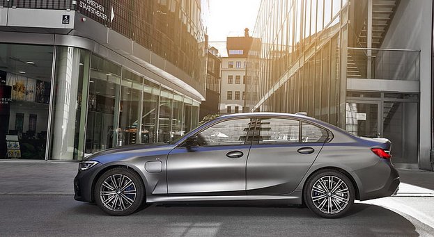 BMW330e サイズ