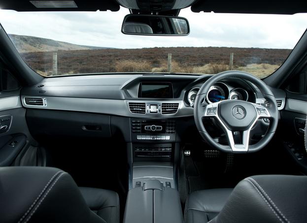 Eクラス ブルーテック 純正ナビ