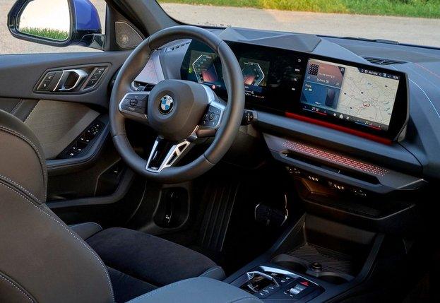 F70 BMW1シリーズ 純正ナビ