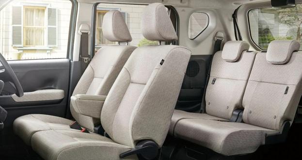 LA850S ムーヴ 室内 広さ