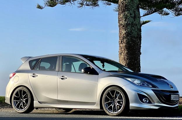 マツダスピードアクセラ 中古車 注意点