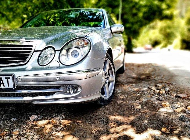 W211 Eクラス 中古