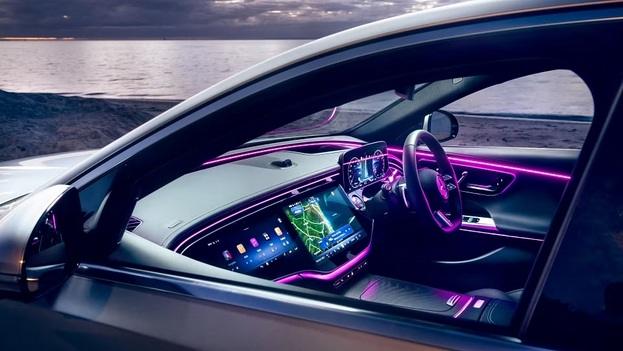 W214 ベンツEクラス アンビエントライト