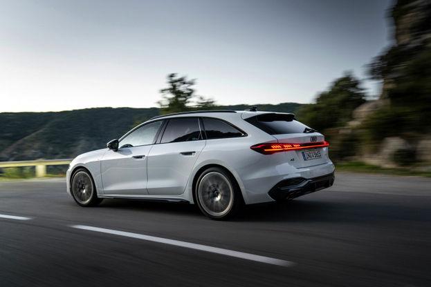 AUDI A5 アバント 燃費