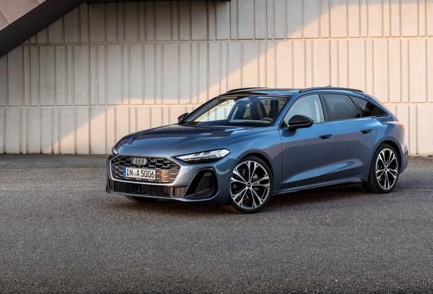 AUDI A5 アバント 新古車