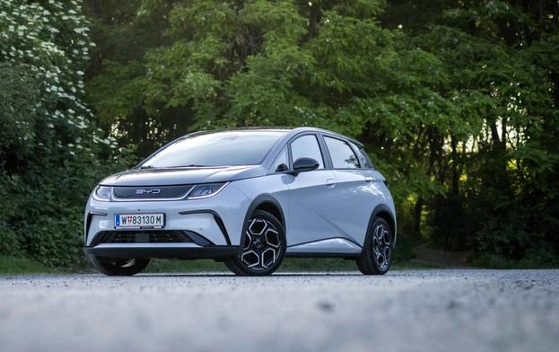 BYD ドルフィン 未使用車