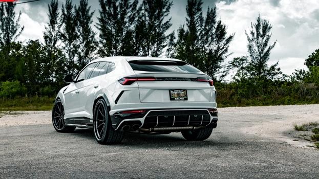 ランボルギーニ ウルス カスタム