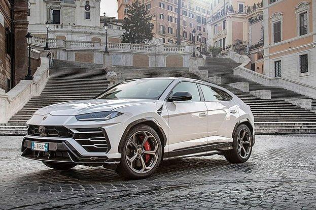 ランボルギーニ ウルス 維持費