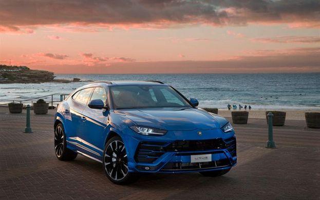 ランボルギーニ ウルス 値段