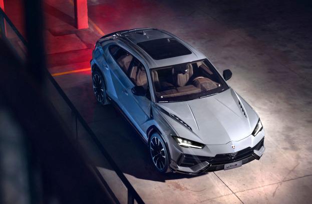 ランボルギーニ ウルス サイズ