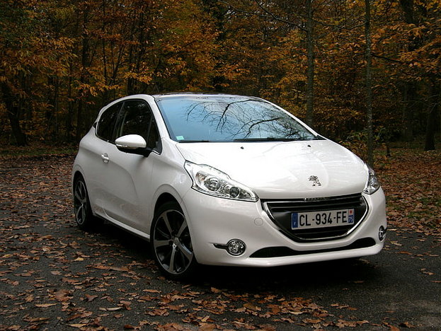 プジョー208 中古 注意