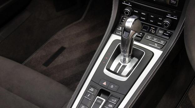 ポルシェ 718スパイダー PDK