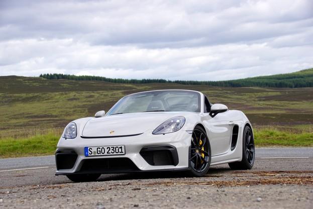 ポルシェ 718スパイダー 中古