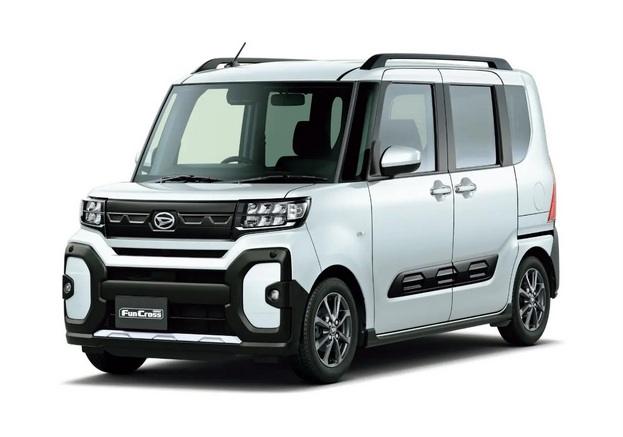 タントファンクロス 未使用車